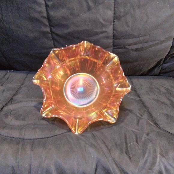 Vintage Iridescent wavy carnival glass Bowl - Picture 2 of 3